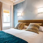 Relator Apartment *