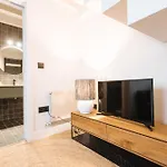 Relator Apartment